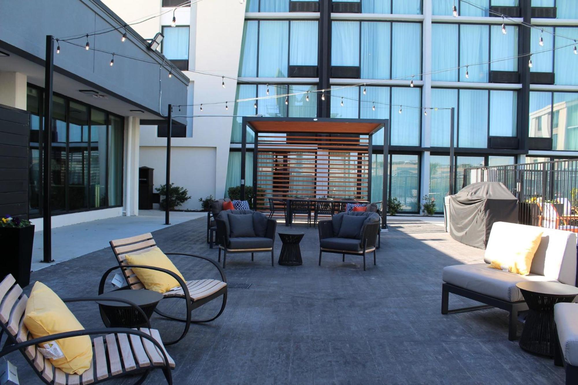 Staybridge Suites Dallas Market Ctr Love Field, An Ihg Hotel Dış mekan fotoğraf