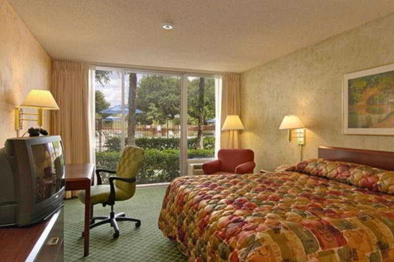 Staybridge Suites Dallas Market Ctr Love Field, An Ihg Hotel Oda fotoğraf